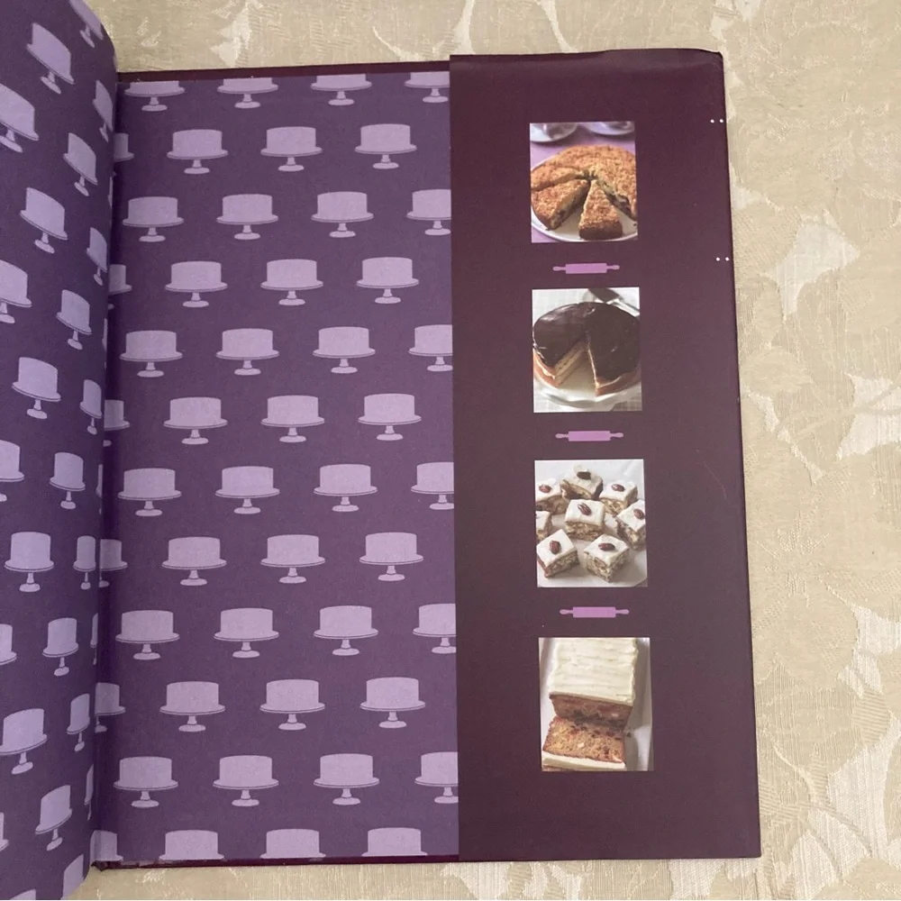 Traditional Family Cakes Easy-to-make Classic Favorites Book 2011 - Picture 6 of 7